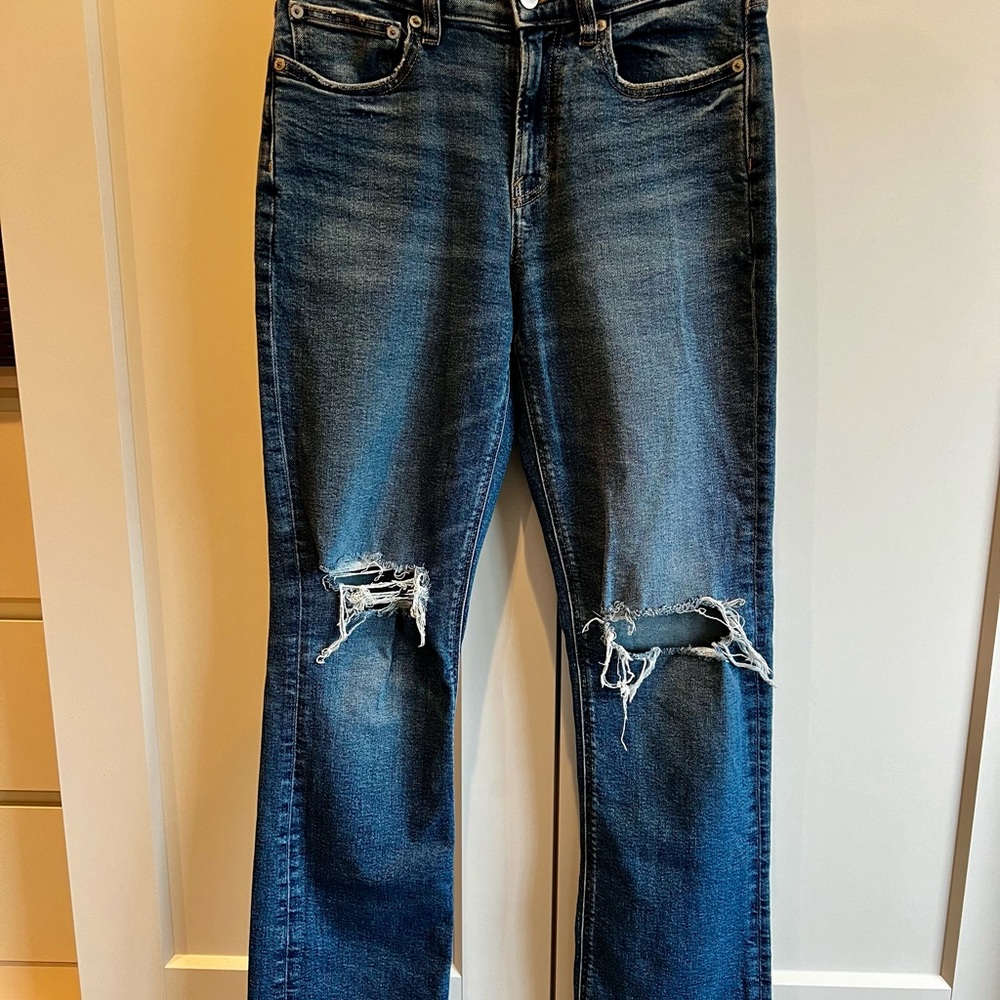 American Eagle! Distressed Blue Jeans